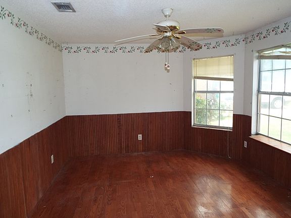 3rd image of 114 Long Pointe Dr