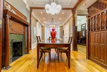 Rented by Dixon Advisory USA Inc.