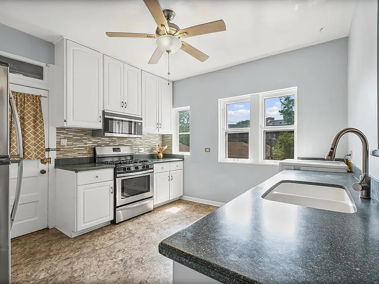 906 Oakton St #2 — Photo 11
