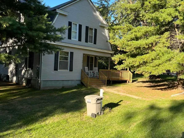 407 E Walnut St, Floris, IA 52560