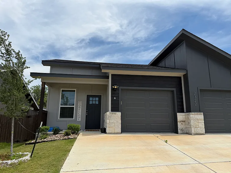 2322 Ocean Ave — Photo 1