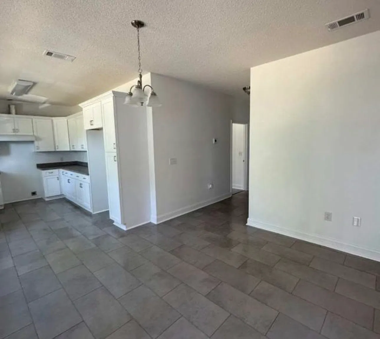 3 bed, 1751 sqft, $1,825 — Photo 1