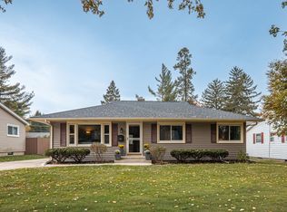 227 S Randall Rd, Aurora, IL 60506