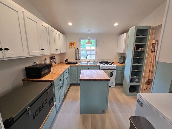 5th image of 39210 Wren Lane; Wister