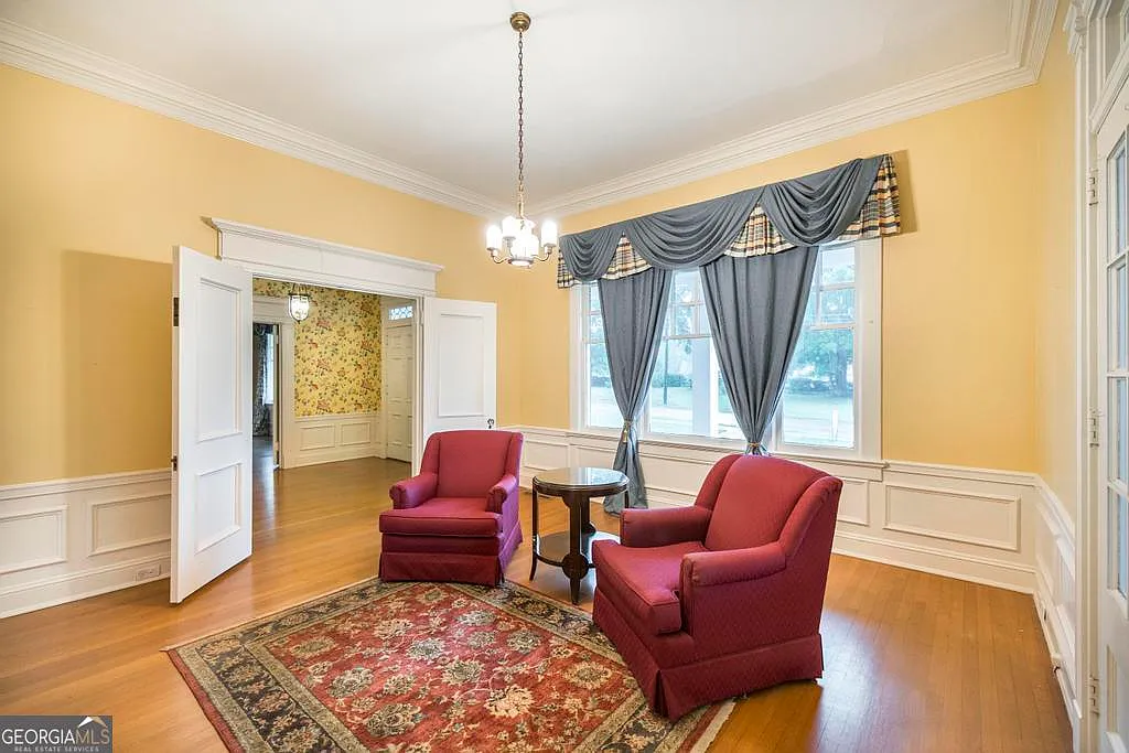 3 bed, 2.5 bath, 4320 sqft, $3,500 — Photo 3