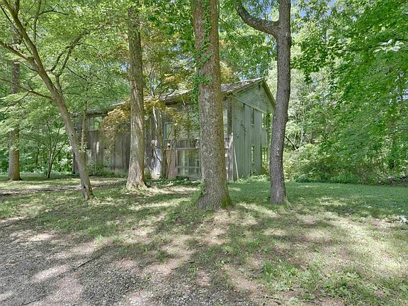 3rd image of 890 Sycamore Lake Dr