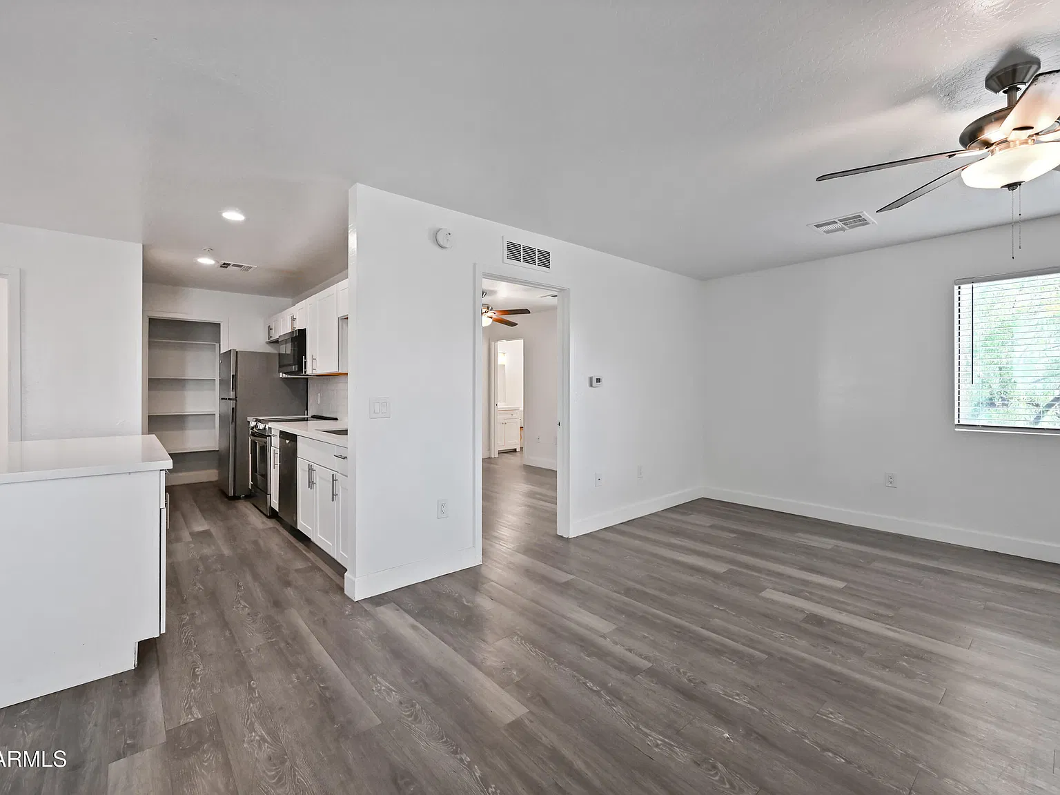 3 bed, 2.0 bath, 1161 sqft, $1,299 — Photo 3