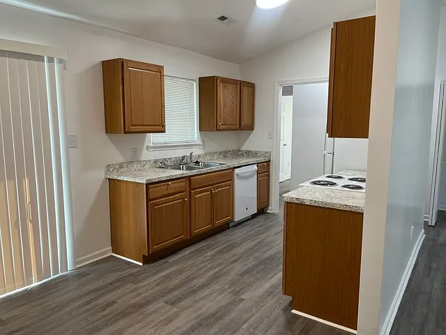 1029 Tall Oak Dr — Photo 8
