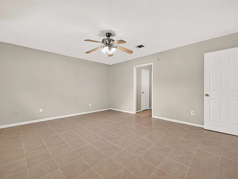 2523 Creekway Cir — Photo 26