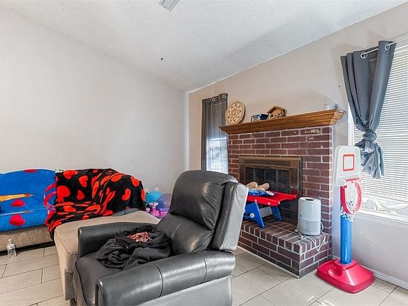 5th image of 2415 Cardinal Dr