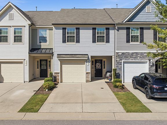 2nd image of 30 S Grey Abbey Dr