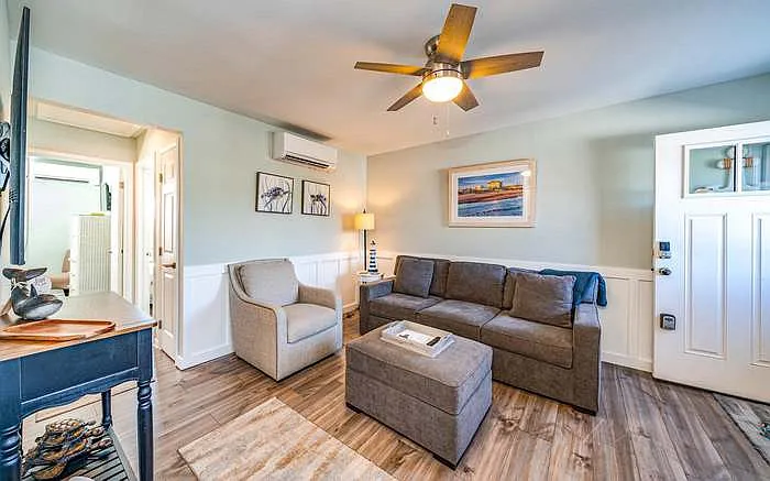 1027 Ocean Ave — Photo 2