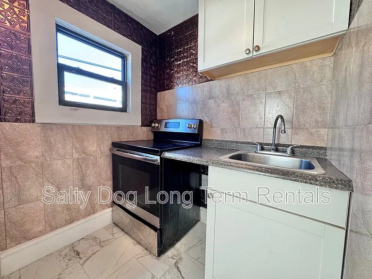 438 N Grandview Ave — Photo 10