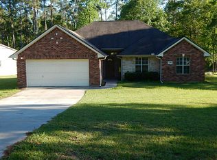 2240 Willow Dr, Conroe, TX 77304