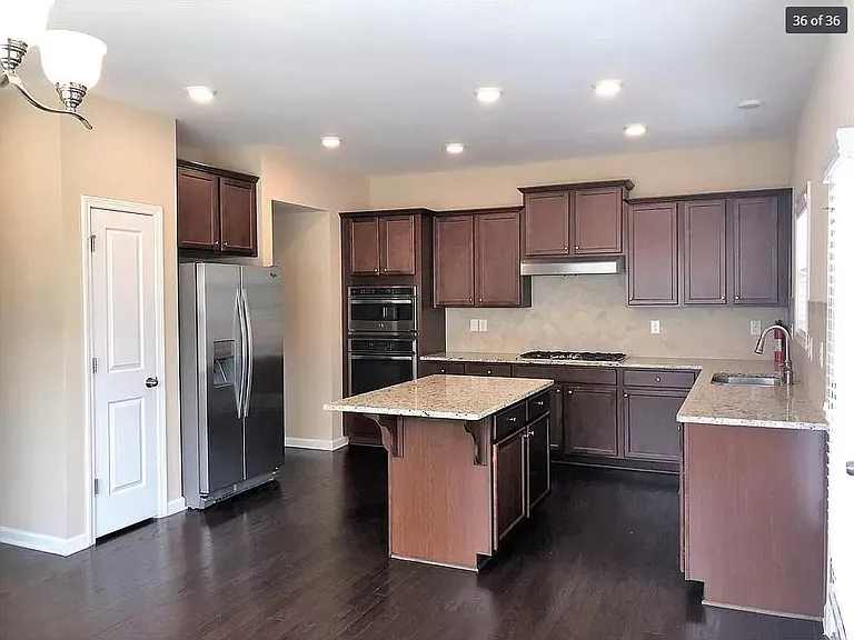 kitchen 2/3