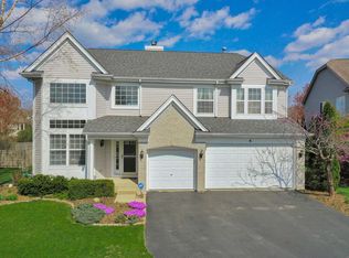 4 Providence Ct, Cary, IL 60013