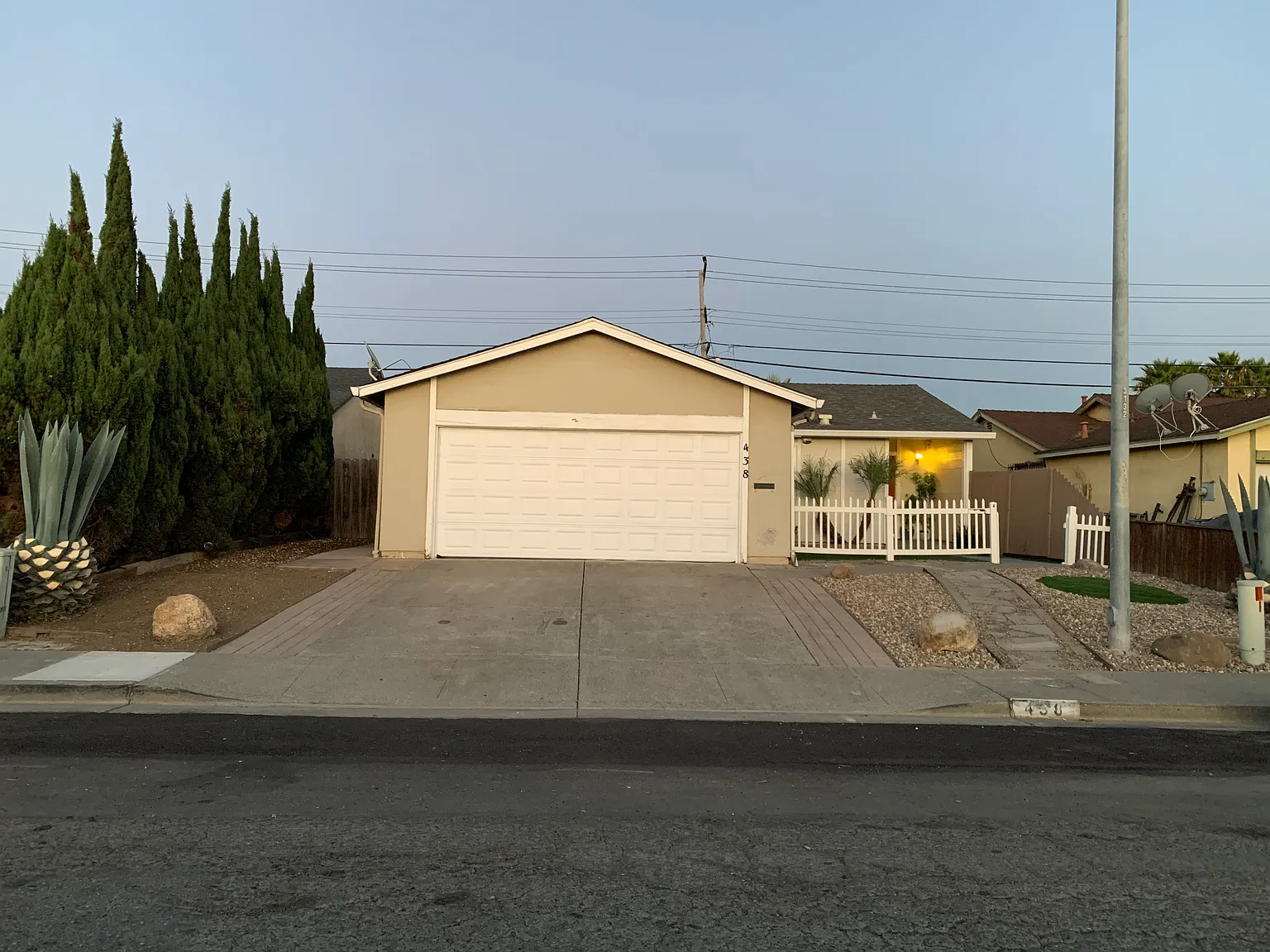 3 bed, 1072 sqft, $2,900 — Photo 2