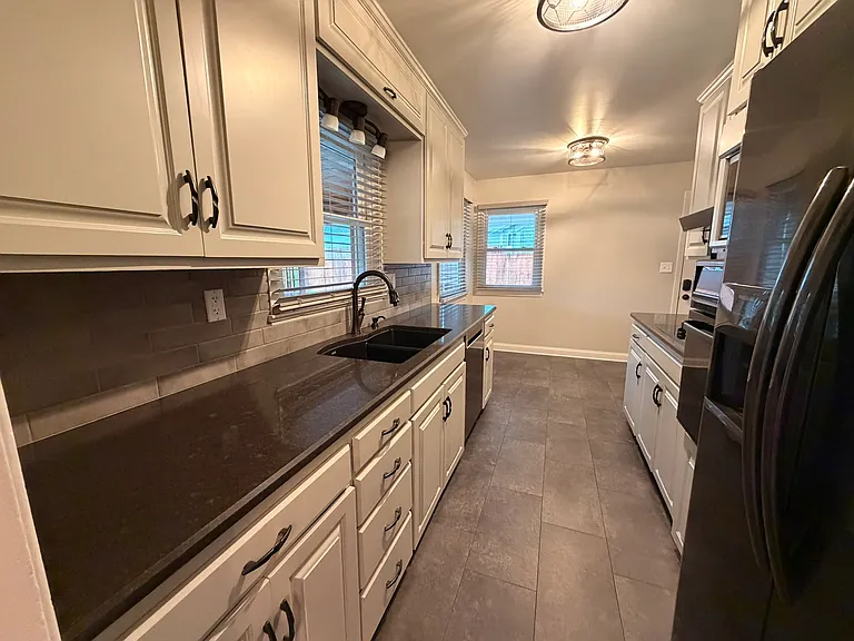 1216 Robin Dr — Photo 9