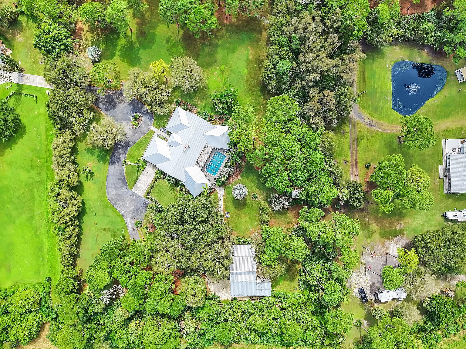 5 bed, 3.5 bath, 4363 sqft, $15,000 — Photo 4