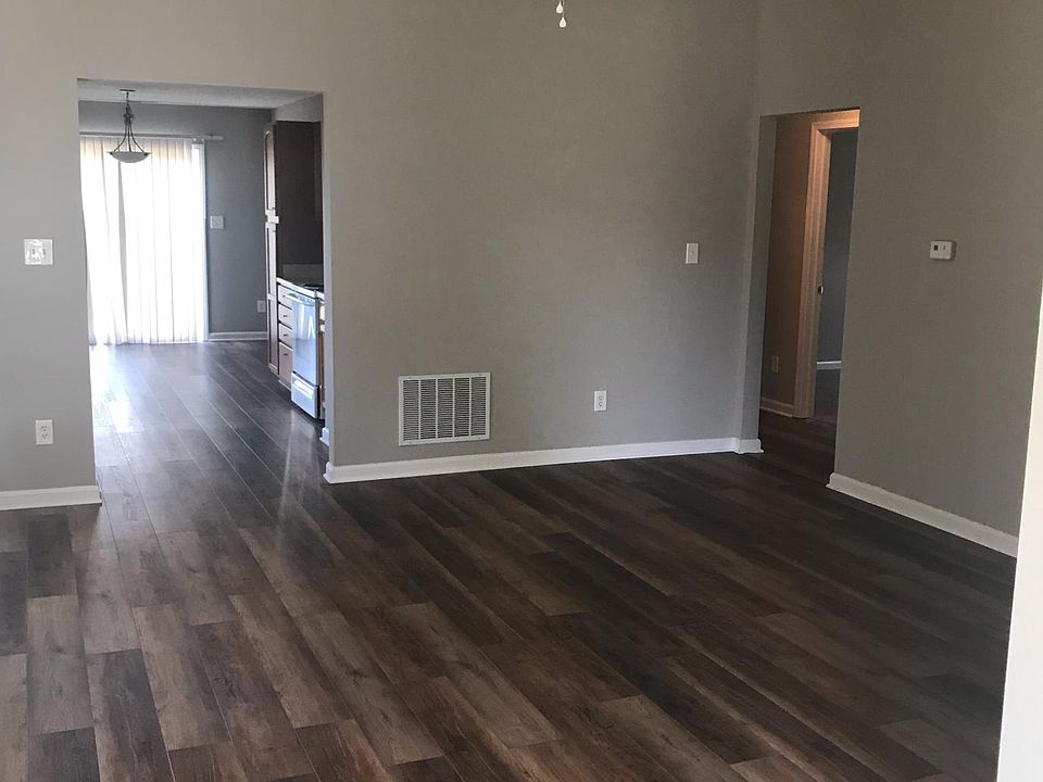 2nd image of 552 Shining Star Ln