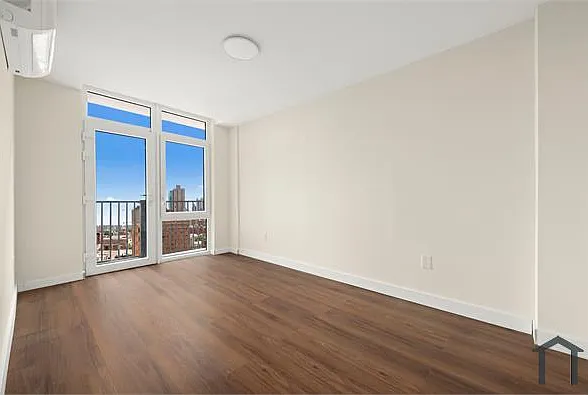 Studio, 342 sqft, $2,600 — Photo 4