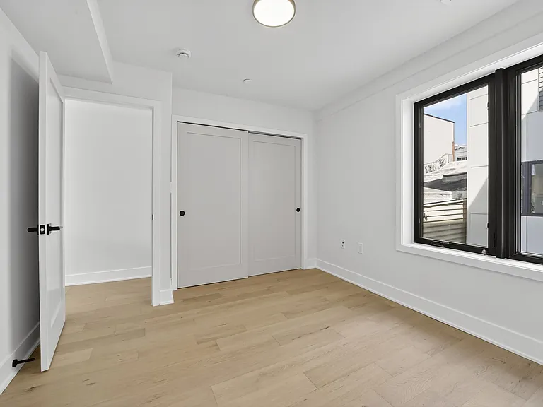 2440 Ontario Rd NW #7 — Photo 12