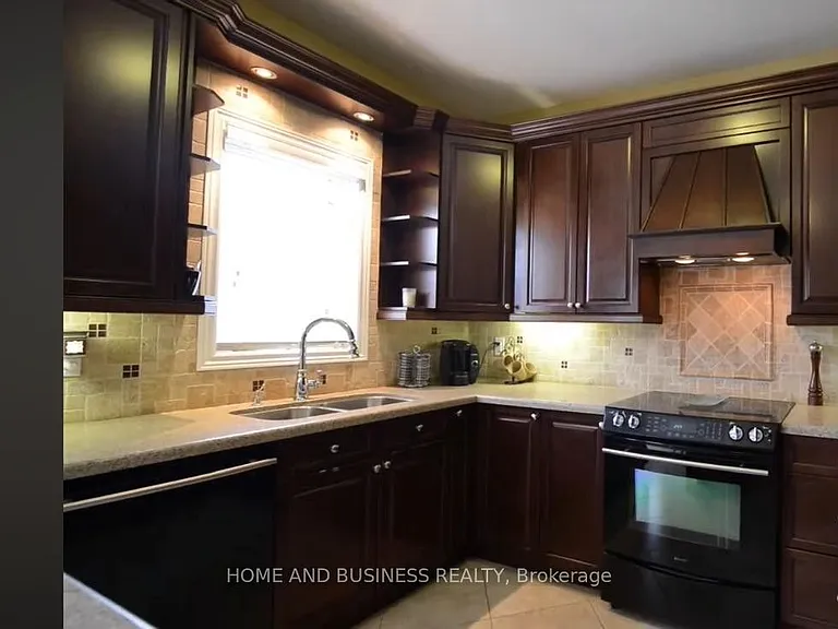 3285 Paul Henderson Dr — Photo 8