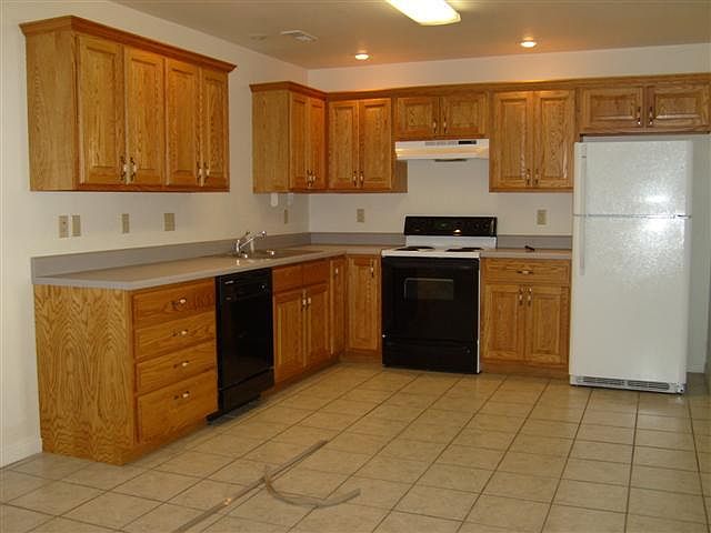 kkitchen/dining area
