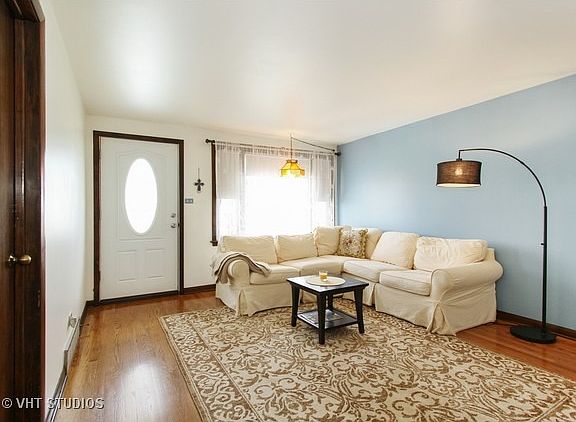 2nd image of 7639 Leclaire Ave