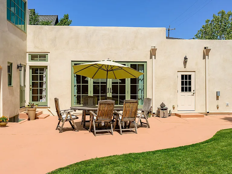 2052 Alameda Way — Photo 40