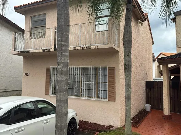 13225 SW 10th Ter, Miami, FL 33184