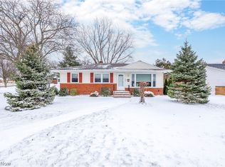 3745 W 213th St, Fairview Park, OH