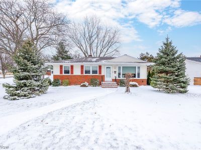 3745 W 213th St, Fairview Park, OH, 44126