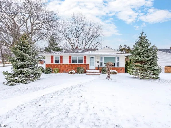 3745 W 213th St, Fairview Park, OH 44126