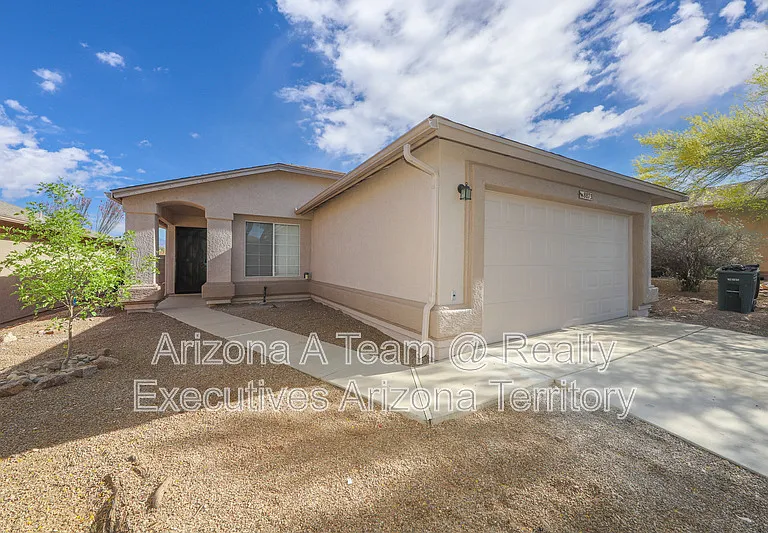 8873 E Rose Tree St — Photo 2