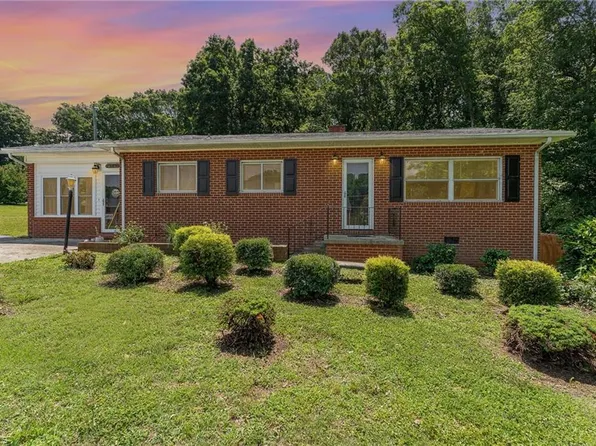 1839 Old Farmer Rd, Asheboro, NC 27205