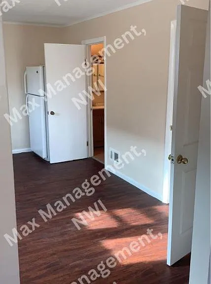 4860 Wegg Ave #1R — Photo 10