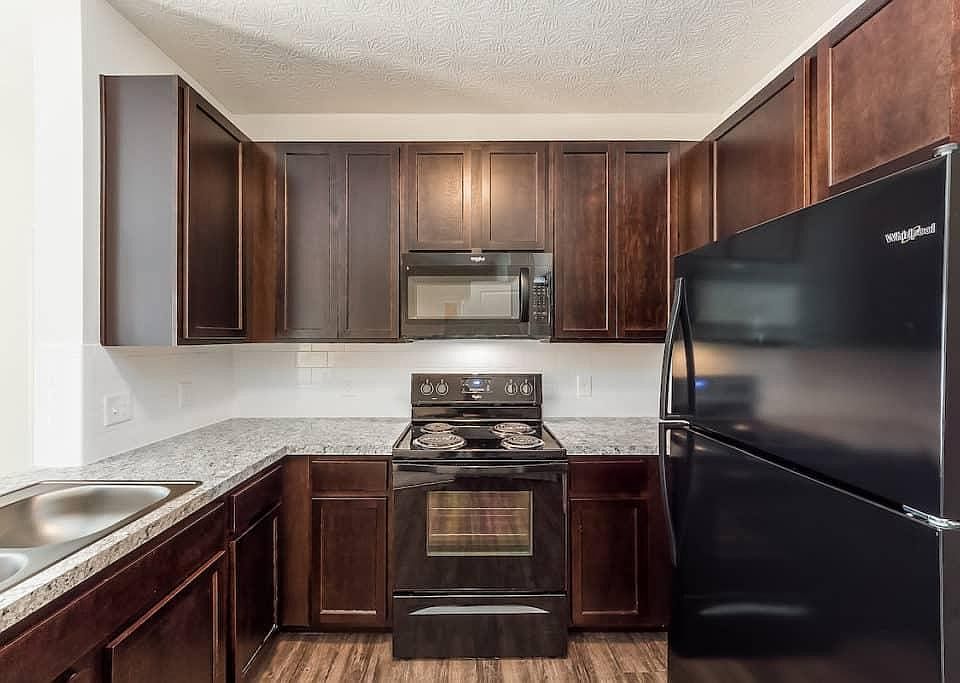 1st image of 102 Jennifer Leanne Cir