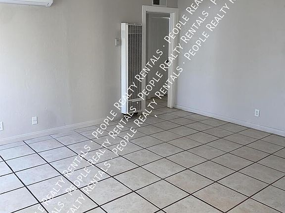 3rd image of 2716 Trent St