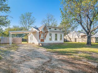 204 Walnut St, Chico, TX 76431