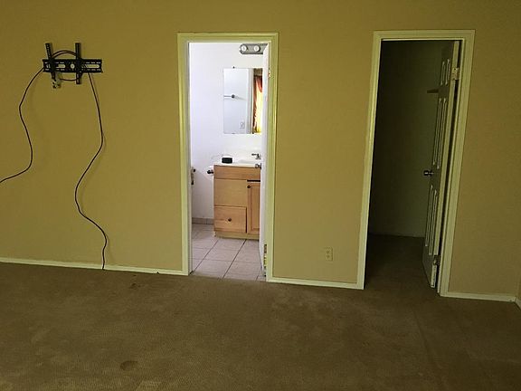MASTER BEDROOM 4