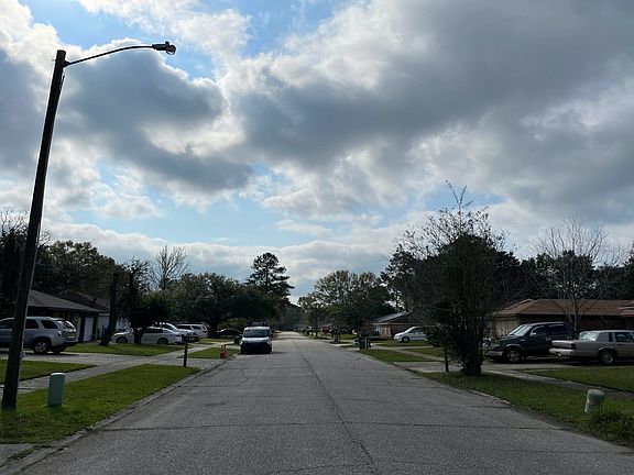 4th image of 207 Rooks Dr
