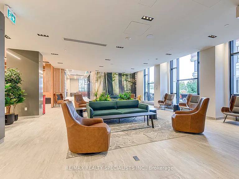 2485 Eglinton Ave W #1018 — Photo 3