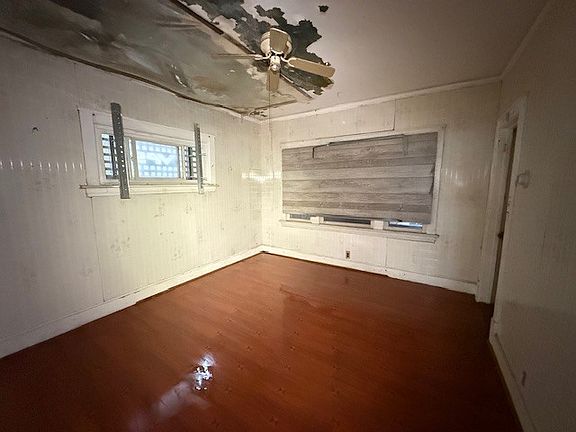 2nd image of 437 W 24th Ave