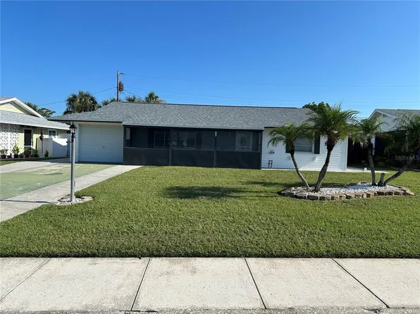 715 Desert Hills Way, Sun City Center, FL 33573