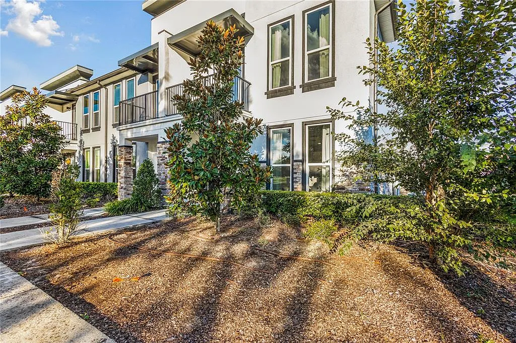 3 bed, 2.5 bath, 1452 sqft, $2,150 — Photo 2