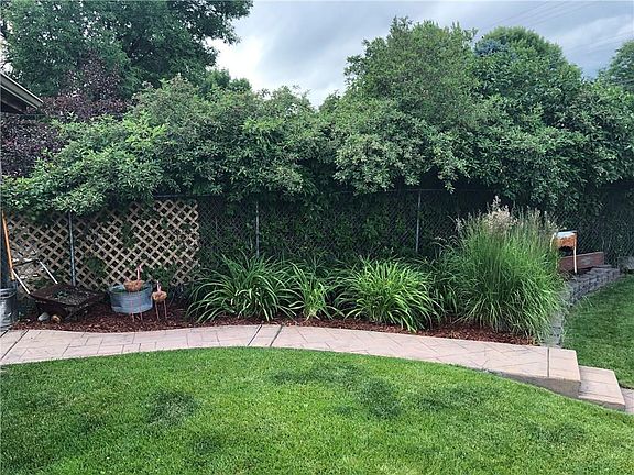 4th image of 1009 Avenue F