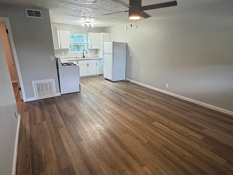 145 Plattner Ave #5 — Photo 2