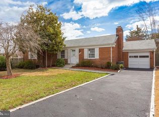 6902 Edgerton Ln, Springfield, VA 22150