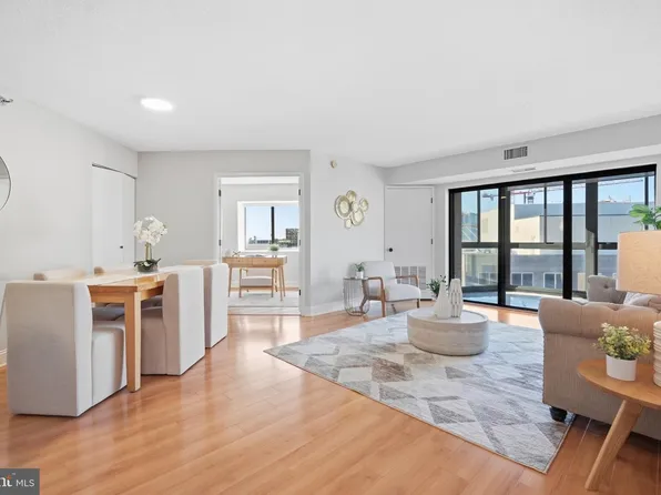 900 N Stafford St APT 1805, Arlington, VA 22203